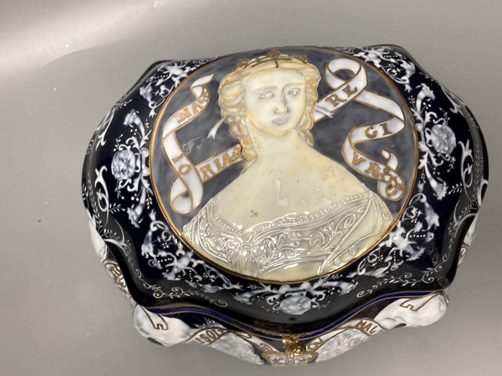 A Sevres style casket, height 15cm